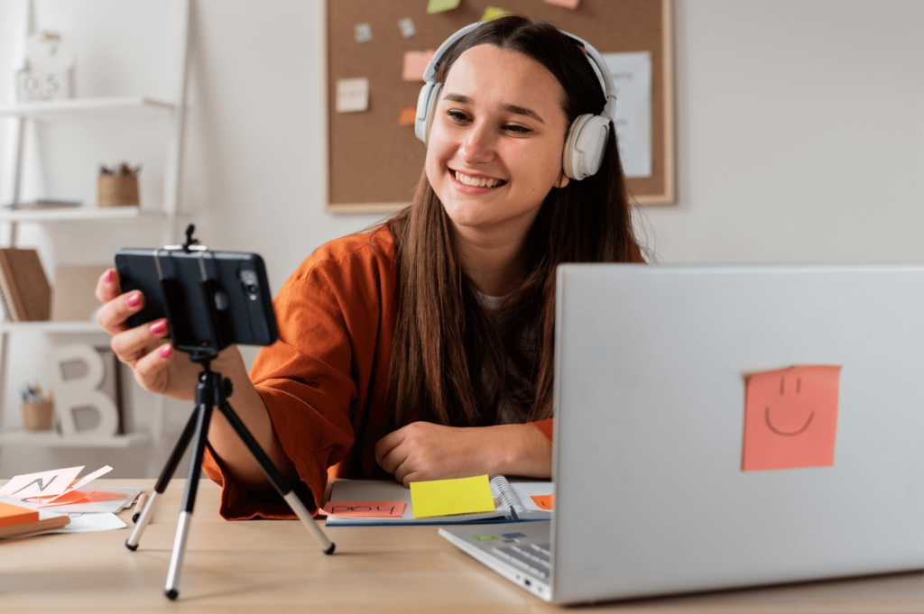 How to Monetize Your Work as a Designer in 2025